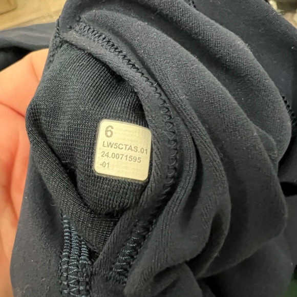 lululemon athletica Navy Leggings size 6 EUC - Picture 2 of 2